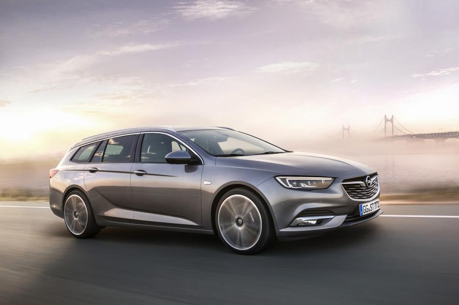  Opel Insignia Sports Tourer Turbo 4x4 2017 года  (фото 3 из 13)
